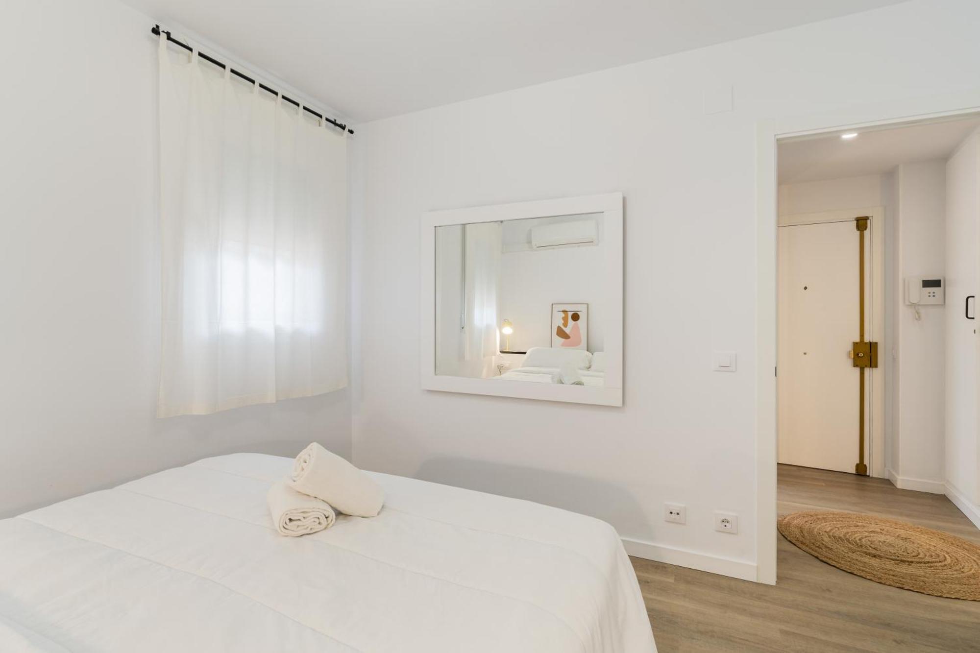Apartment Con Dos Grandes Terrazas En *